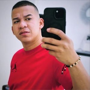 Meet your Posher, H andres